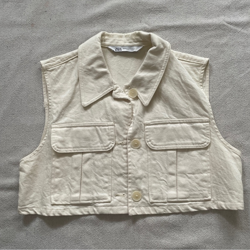 Zara Off-White Buttoned Cargo Vest